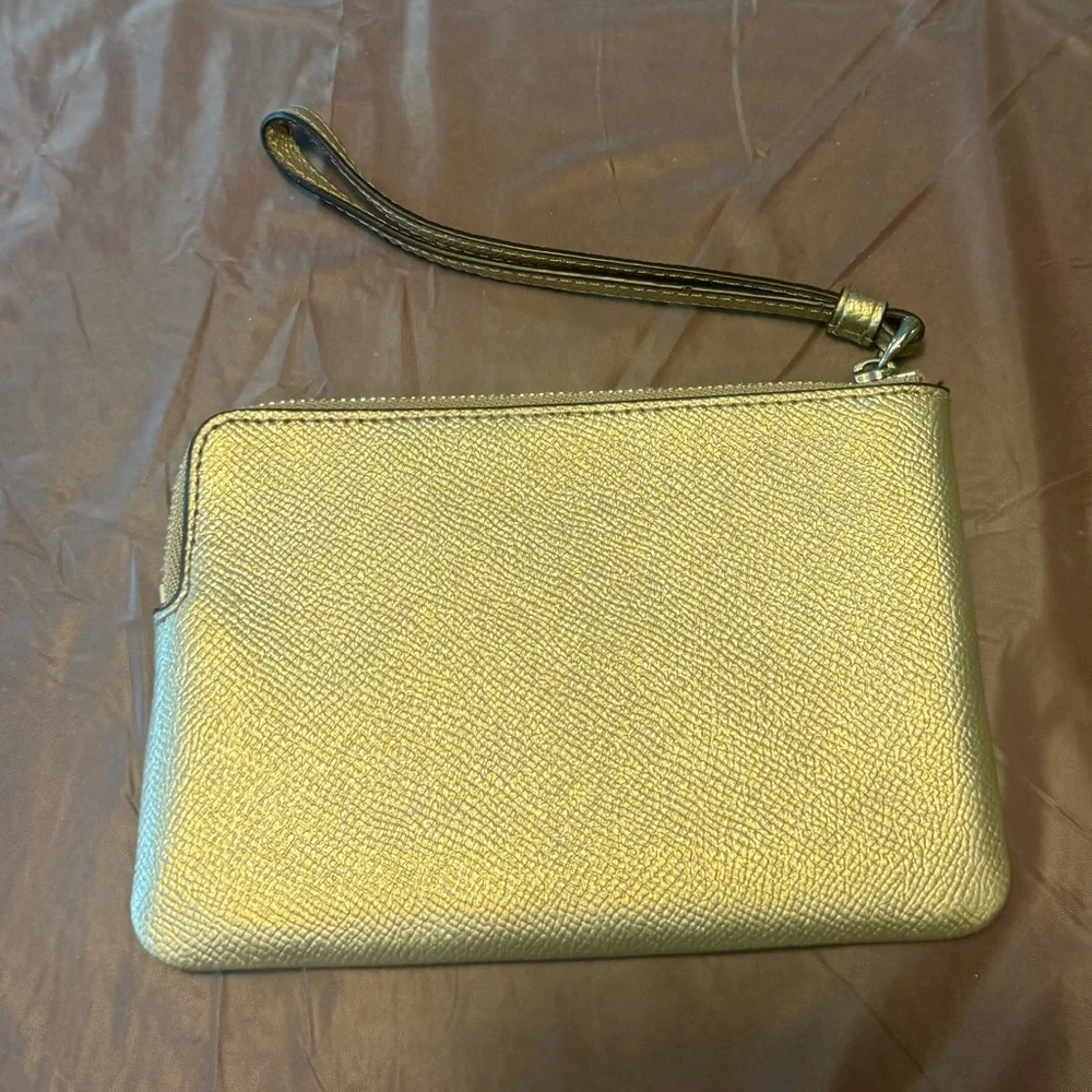 Coach Corner Zip Metallic Gold Textured Saffiano Leather Wristlet Pouch - Picture 3 of 7
